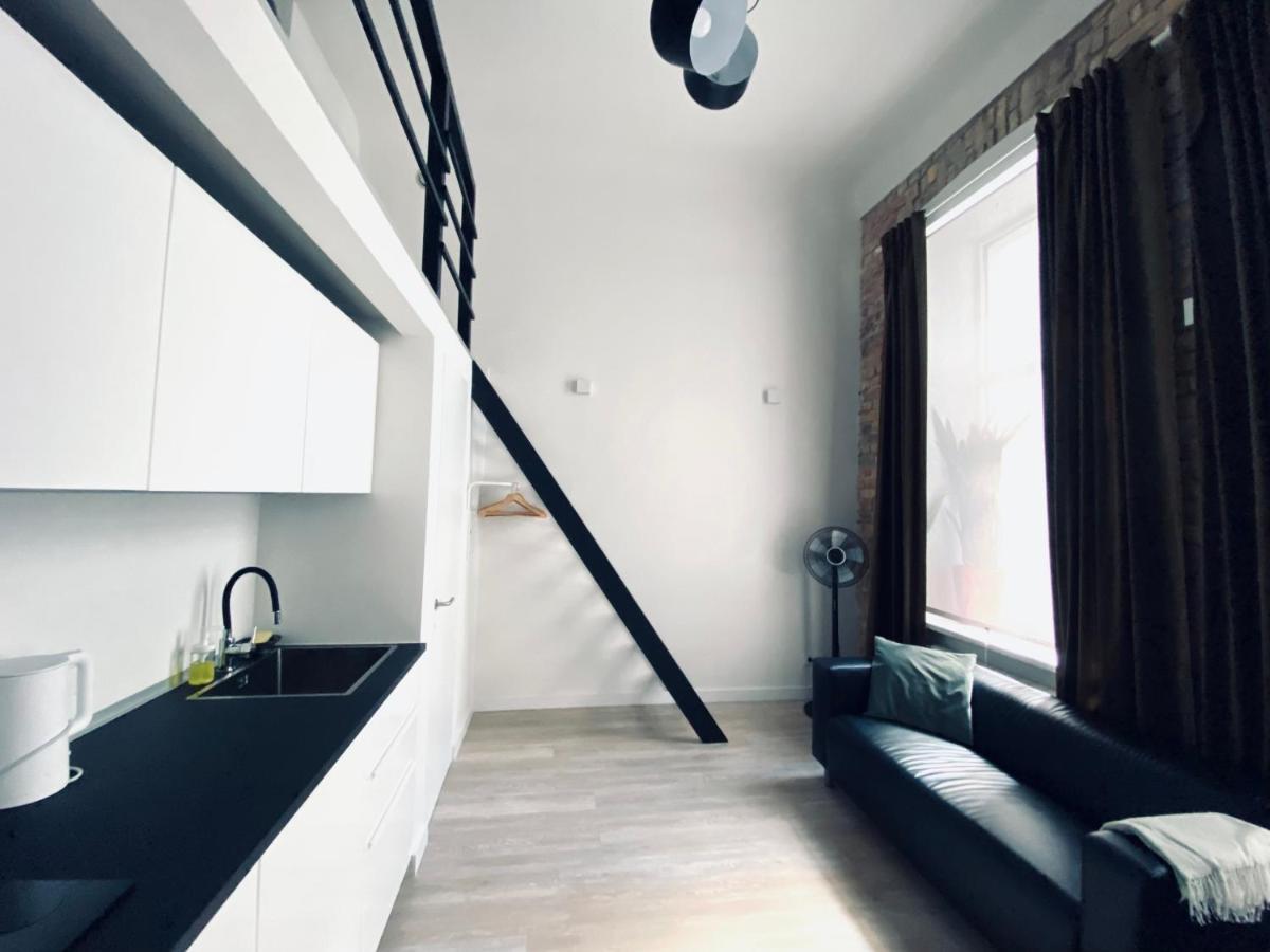 B&W Apartment Riga Esterno foto